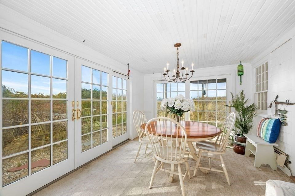 Chandelier, Dining room, Interior, Sun Room