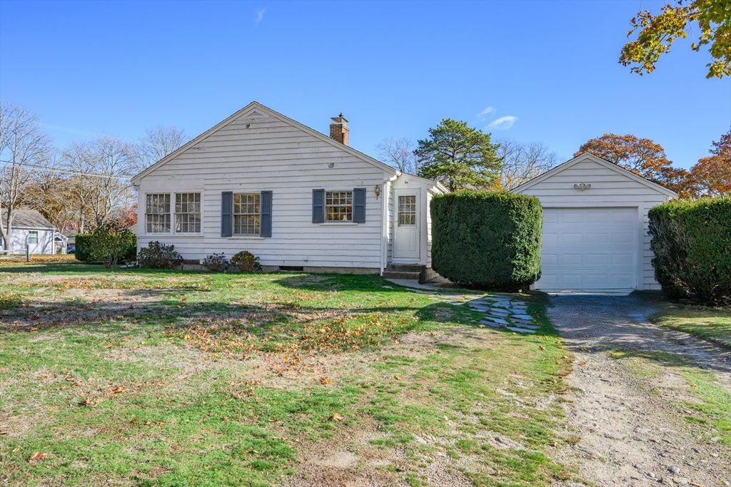 Backyard, Detached Garage, Exterior