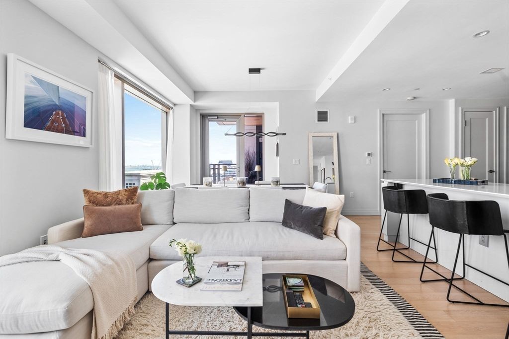 Dining room, Interior, Living room, Pendant Lights, Recessed Lighting, Wood Texture Flooring