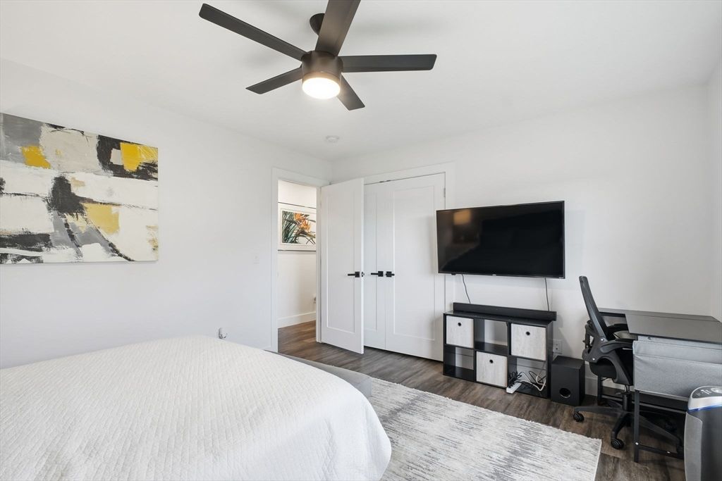 Bedroom, Home Office, Interior, Wood Texture Flooring