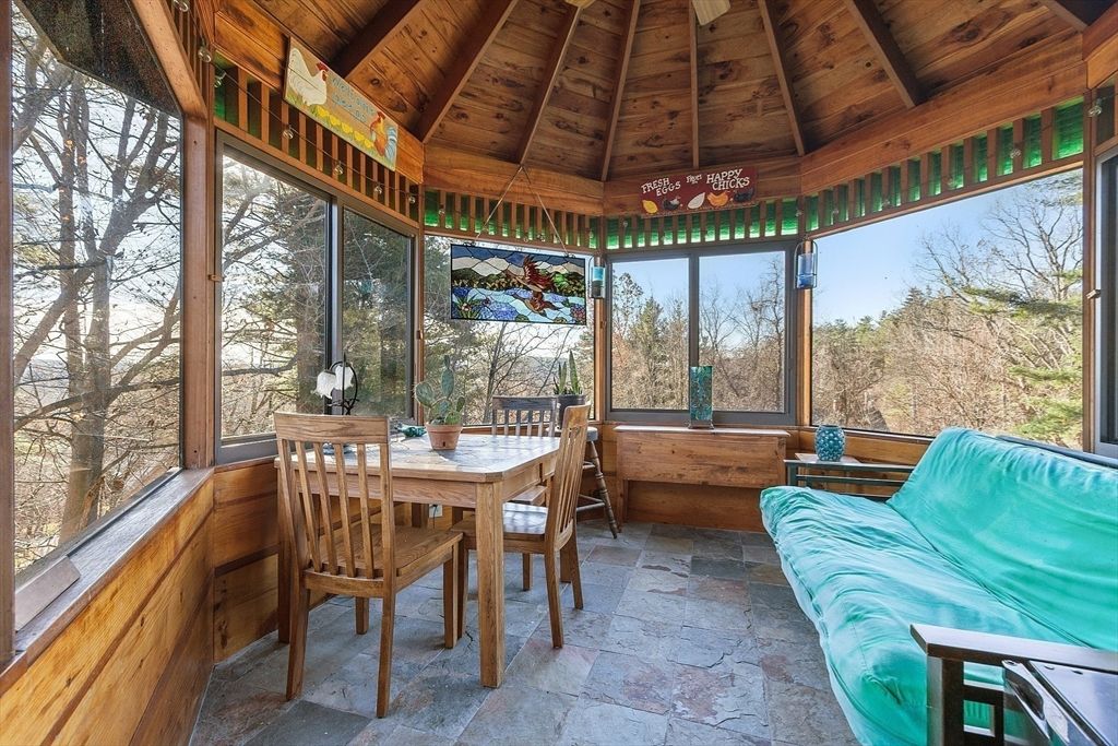 Dining room, Interior, Sun Room, Wooden Beams, Wooden Ceilings