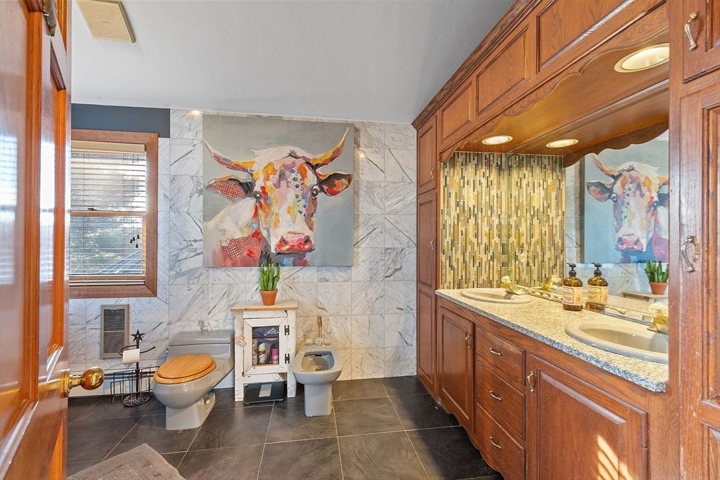 Bathroom, Dual Sink Vanities, Interior, Marble Walls