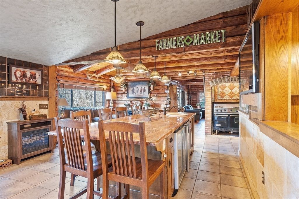 Dining room, Interior, Kitchen, Pendant Lights, Wooden Beams, Wooden Ceilings, Wooden Walls