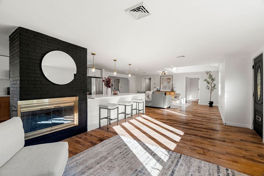 Fireplace, Interior, Kitchen, Pendant Lights, Recessed Lighting, Wood Texture Flooring