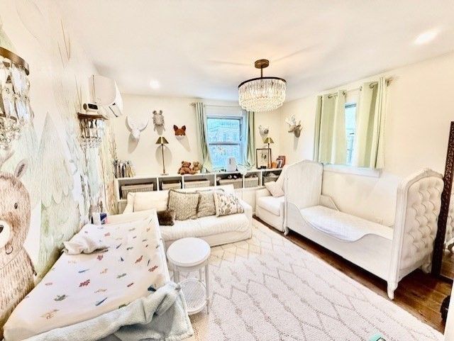 Chandelier, Dining room, Interior, Living room, Recessed Lighting, Wood Texture Flooring