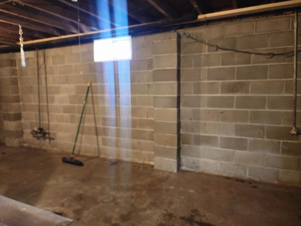Garage, Interior, Stone Walls, Wooden Beams