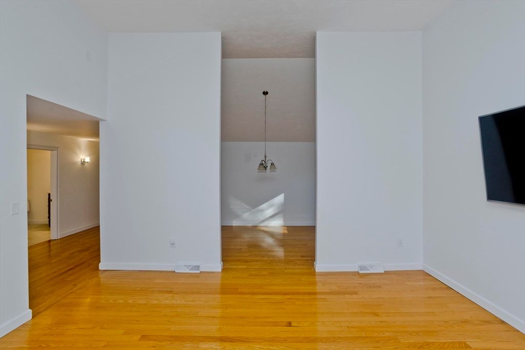 Empty room, Interior, Pendant Lights, Wood Texture Flooring