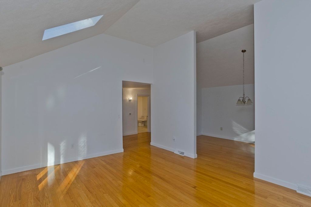 Empty room, Interior, Pendant Lights, Wood Texture Flooring