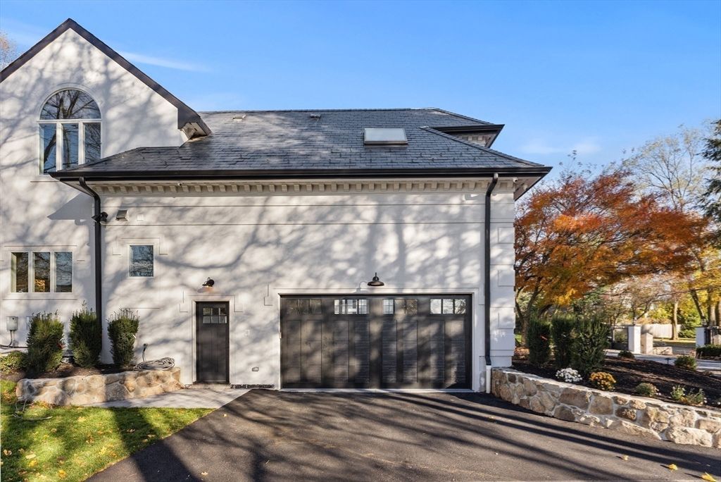 Attached, Exterior, Facade, French Provincial