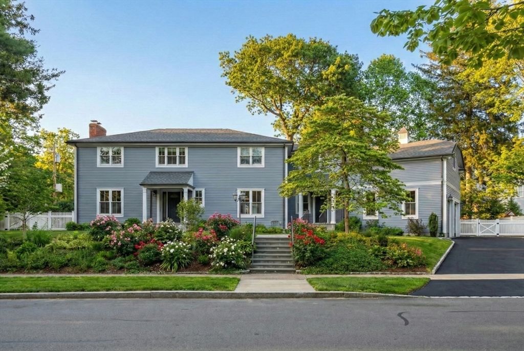 Exterior, Facade, Georgian