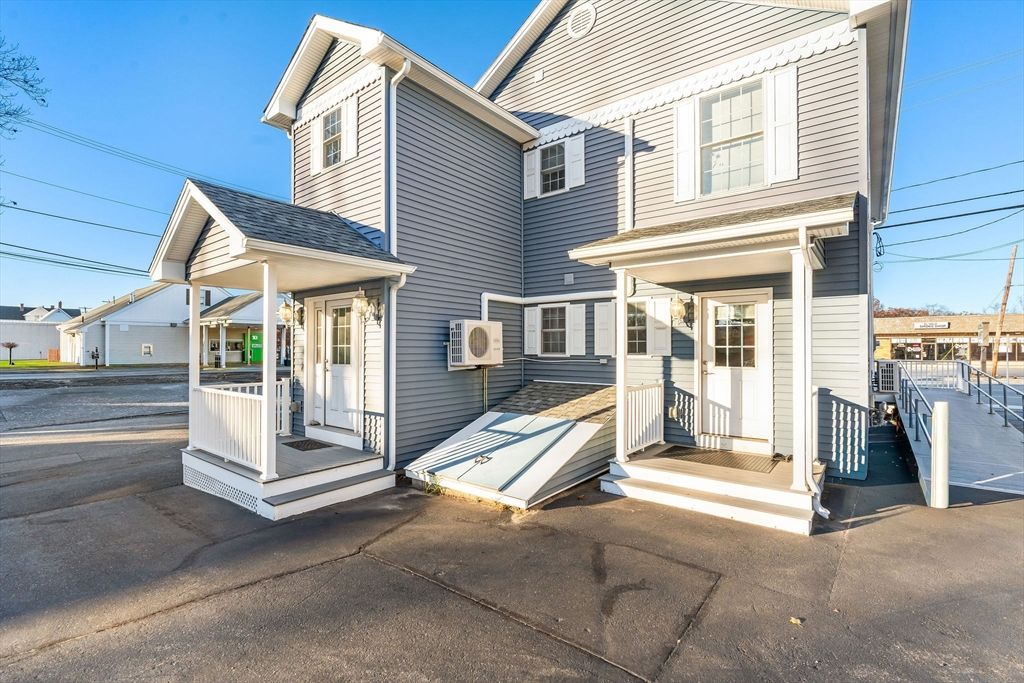 Exterior, Facade, Queen Anne Victorian