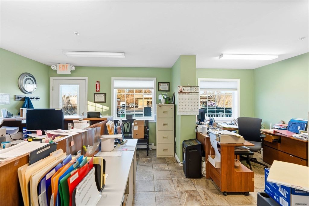 Home Office, Interior