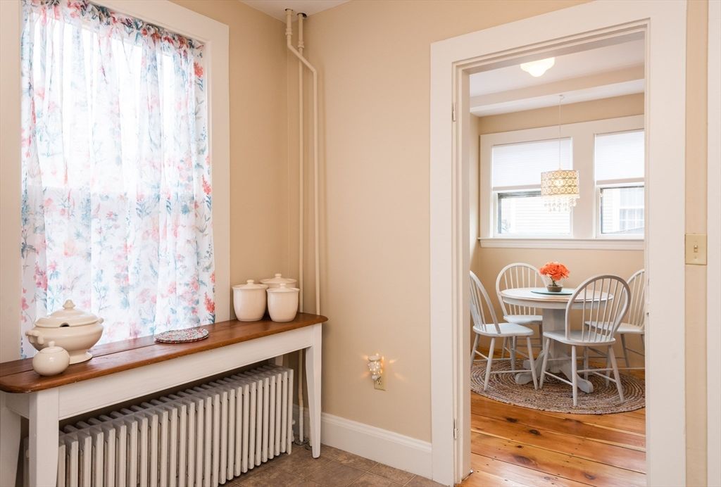 Chandelier, Dining room, Interior, Pendant Lights, Wood Texture Flooring