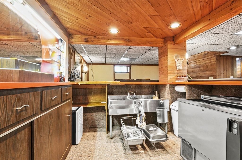 Interior, Recessed Lighting, Wooden Ceilings, Wooden Walls