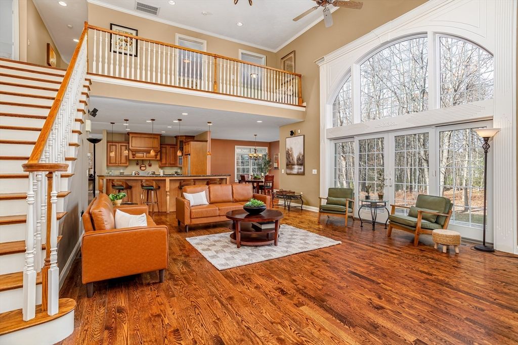 Interior, Kitchen, Living room, Pendant Lights, Recessed Lighting, Wood Texture Flooring