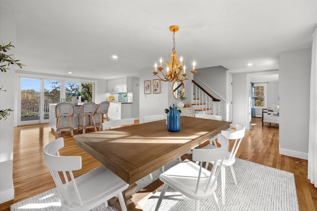 Chandelier, Dining room, Interior, Recessed Lighting, Wood Texture Flooring
