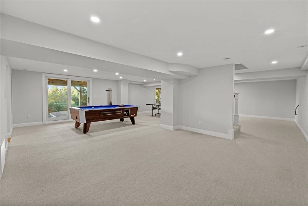Billiard Table, Game Room, Interior, Recessed Lighting