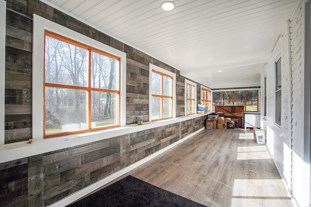 Empty room, Interior, Recessed Lighting, Wood Texture Flooring, Wooden Walls