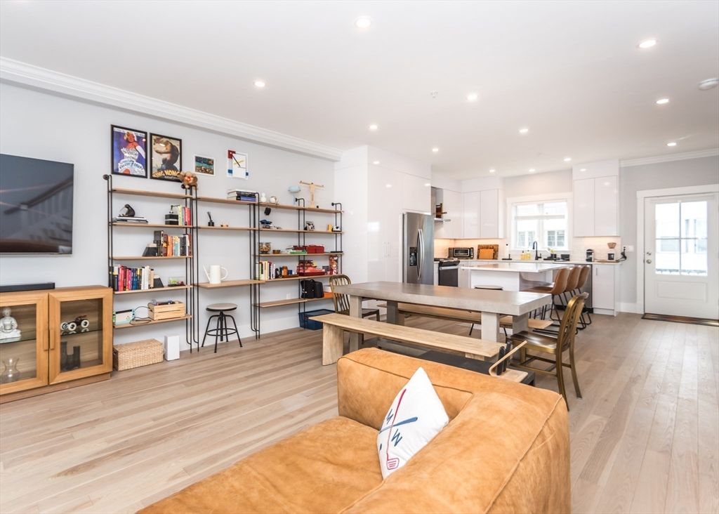 Dining room, Interior, Kitchen, Living room, Recessed Lighting, Wood Texture Flooring