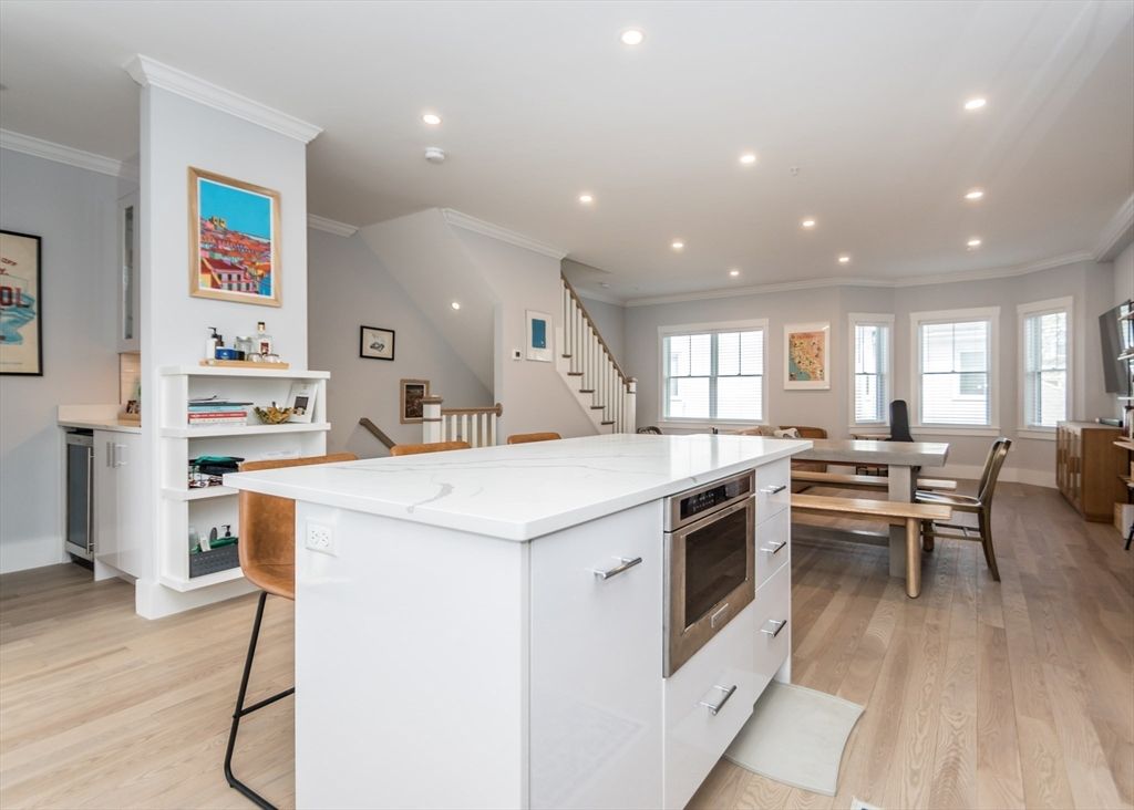 Dining room, Interior, Kitchen, Recessed Lighting, Wood Texture Flooring