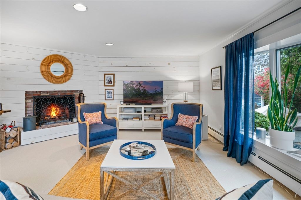 Fireplace, Interior, Living room, Recessed Lighting