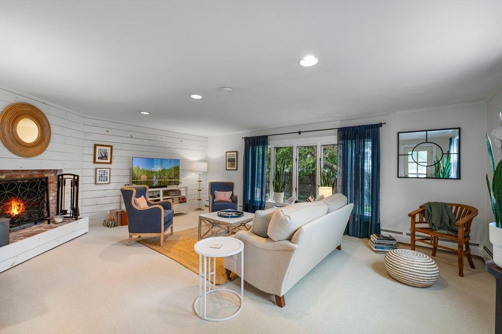 Fireplace, Interior, Living room, Recessed Lighting