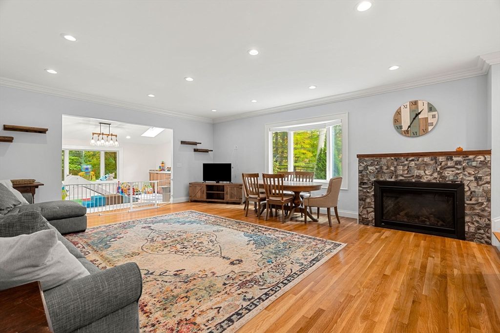 Chandelier, Dining room, Fireplace, Interior, Recessed Lighting, Wood Texture Flooring