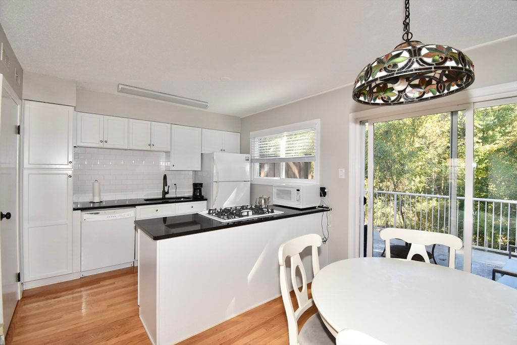 Dining room, Interior, Kitchen, Pendant Lights, Wood Texture Flooring