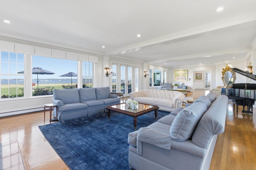 Interior, Living room, Piano, Recessed Lighting, Wood Texture Flooring