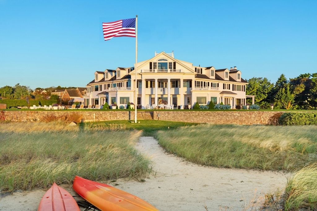 Backyard, Exterior, Facade, Queen Anne Victorian