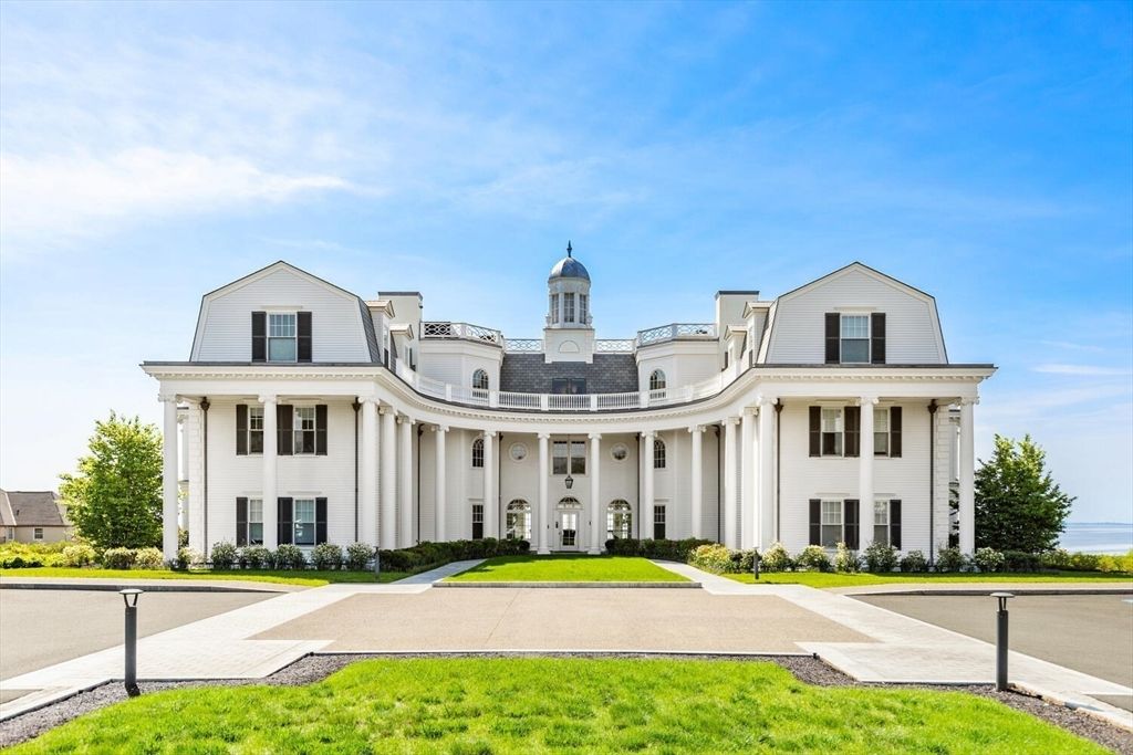 Exterior, Facade, French Provincial