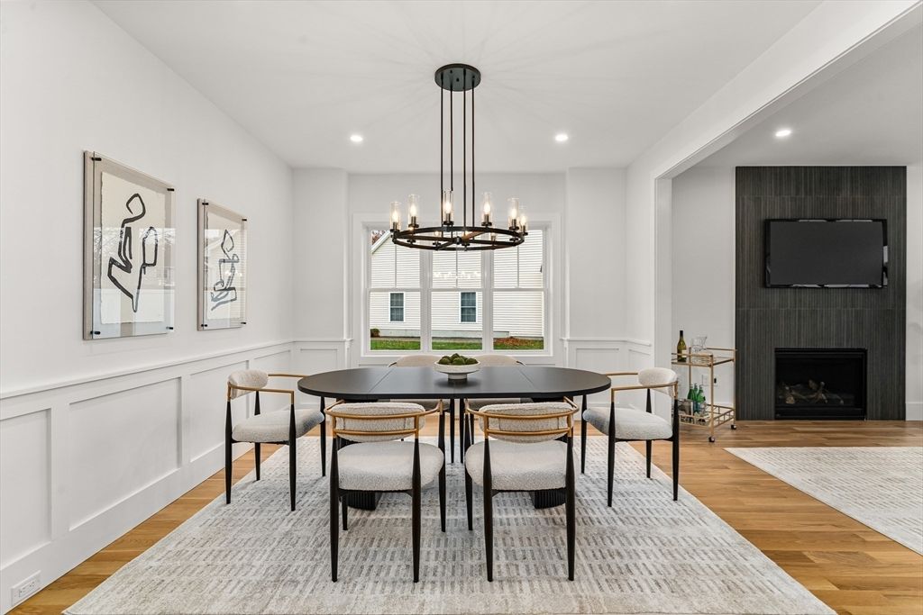 Chandelier, Dining room, Fireplace, Interior, Pendant Lights, Recessed Lighting, Wood Texture Flooring