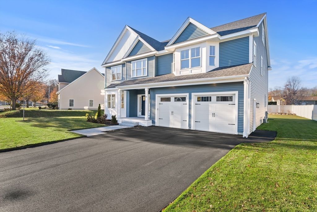 Attached, Exterior, Facade, Farmhouse