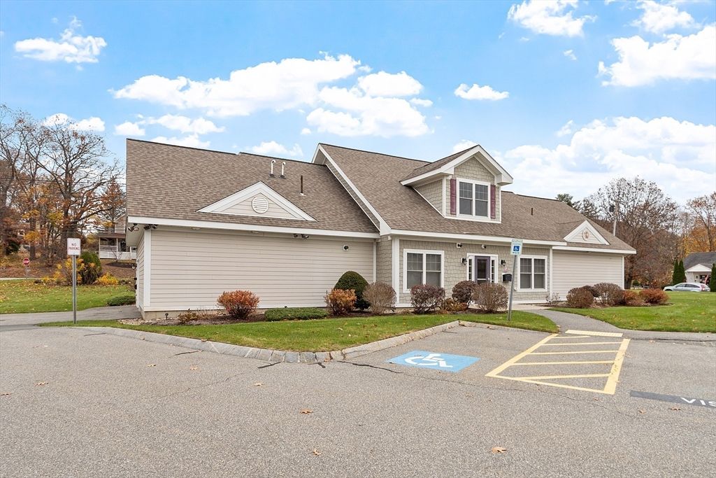 Exterior, Facade, Cape Cod