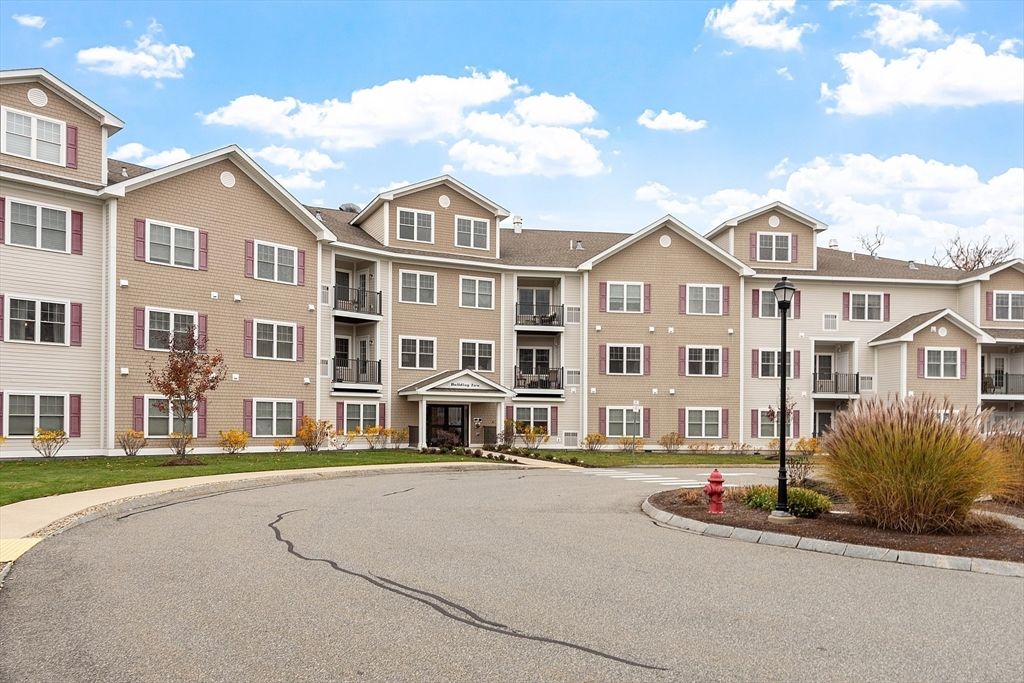 Exterior, Facade, Condo Building