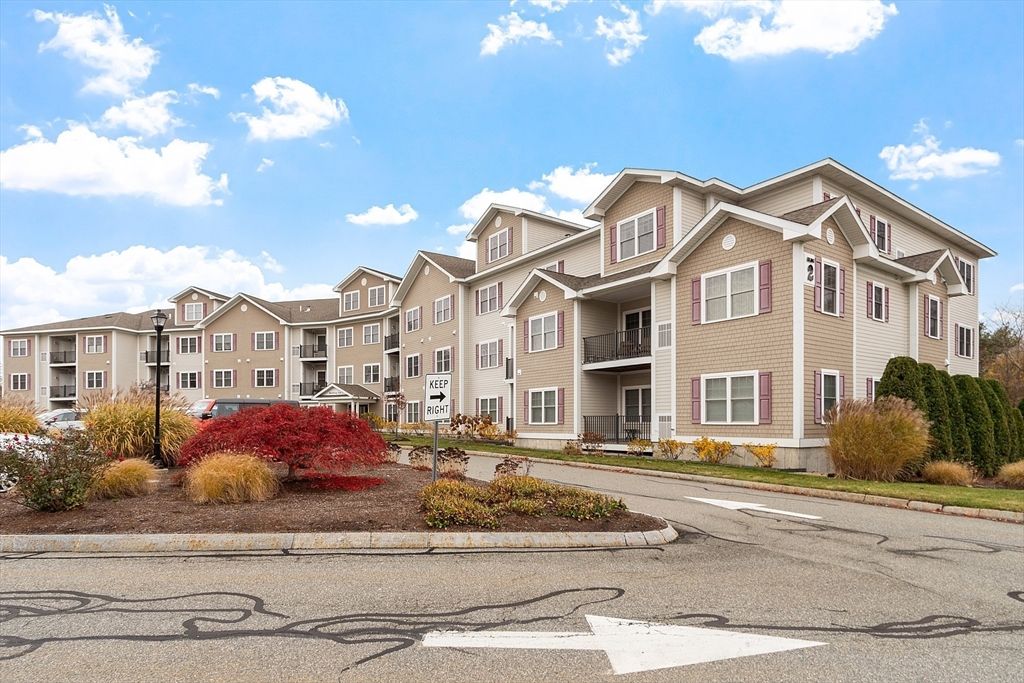 Exterior, Facade, Queen Anne Victorian