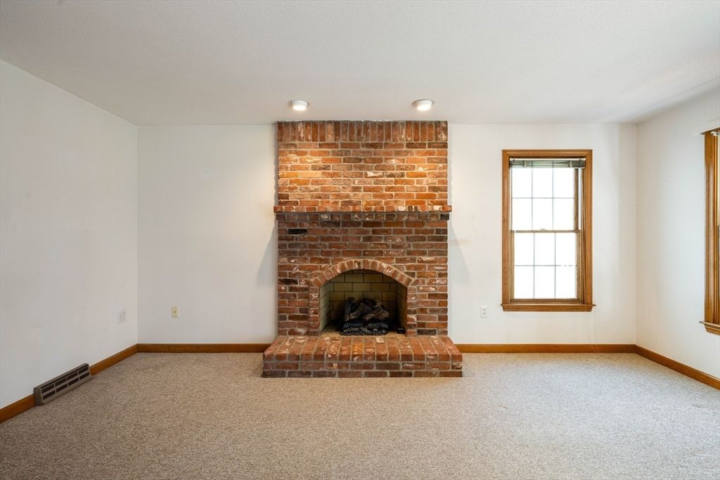 Empty room, Fireplace, Interior, Recessed Lighting