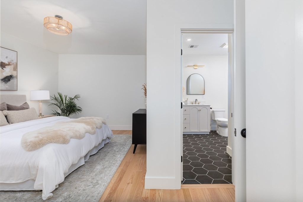 Bathroom, Bedroom, Interior, Recessed Lighting, Wood Texture Flooring