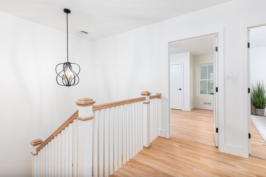 Interior, Pendant Lights, Wood Texture Flooring