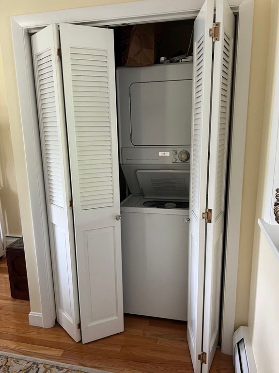 Interior, Utility Closets, Washer, Wood Texture Flooring