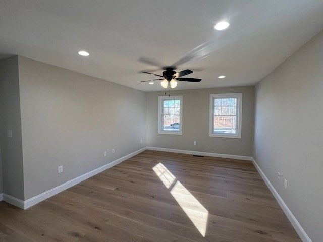 Empty room, Interior, Recessed Lighting, Wood Texture Flooring
