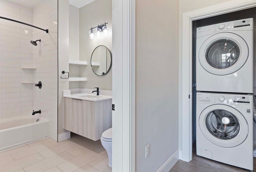 Bathroom, Interior, Utility Closets, Washer, Wood Texture Flooring