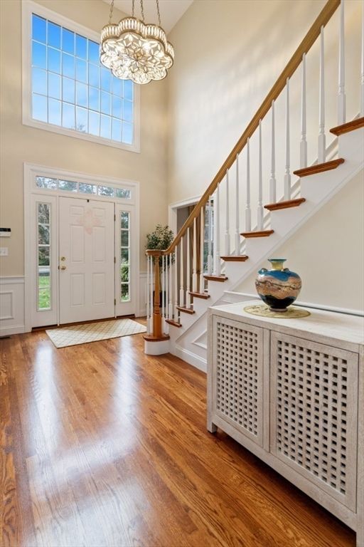 Interior, Pendant Lights, Wood Texture Flooring