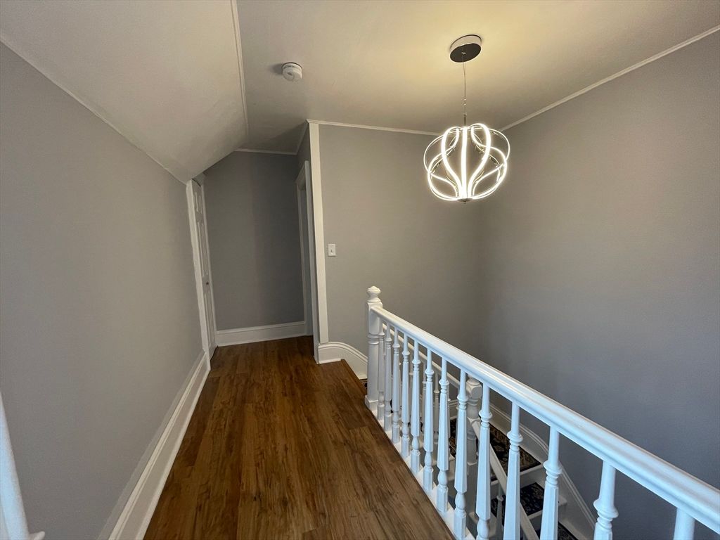 Interior, Pendant Lights, Wood Texture Flooring