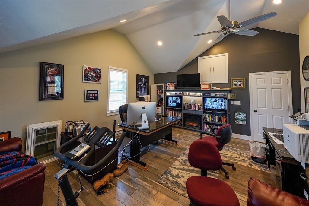 Home Office, Interior, Recessed Lighting, Wood Texture Flooring