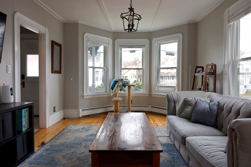 Interior, Pendant Lights, Wood Texture Flooring