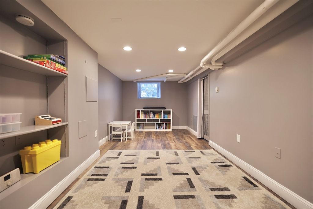 Interior, Recessed Lighting, Wood Texture Flooring