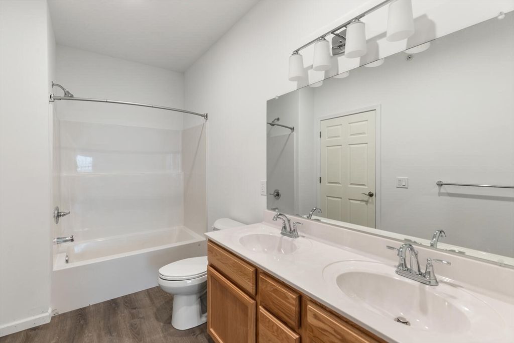 Bathroom, Dual Sink Vanities, Interior, Wood Texture Flooring