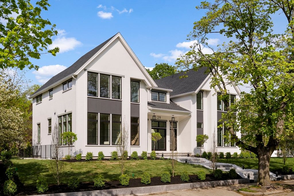 Exterior, Facade, Farmhouse