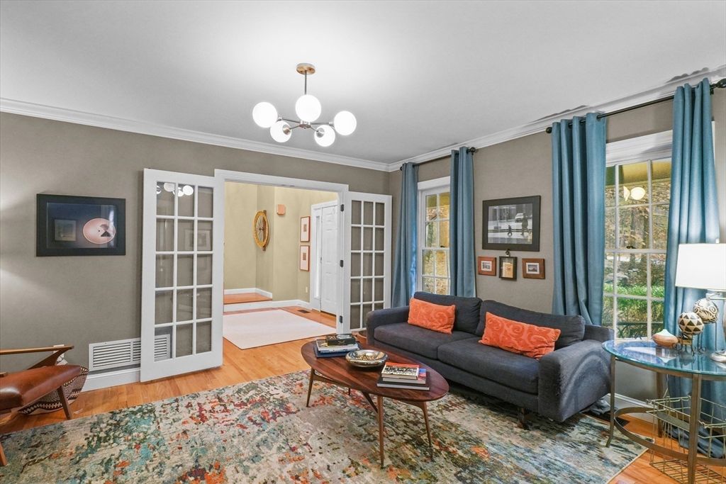 Interior, Living room, Pendant Lights, Wood Texture Flooring